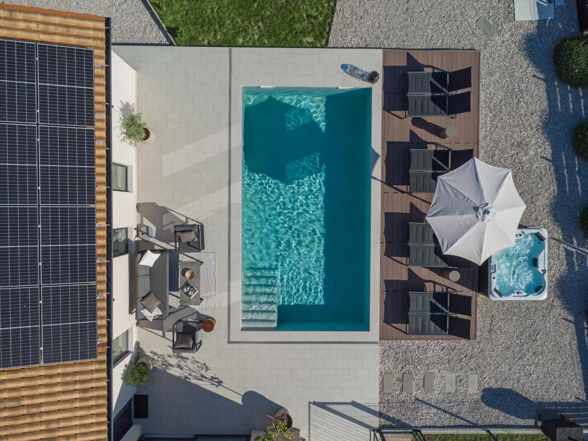 Villa Tonka With Jacuzzi Sauna And Private Pool Labin  Eksteriør bilde